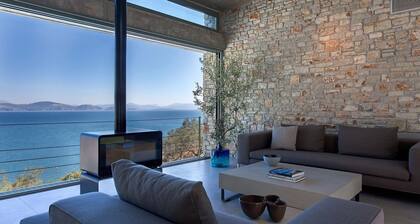A luxury sea-front villa with private pool, near Nafplio