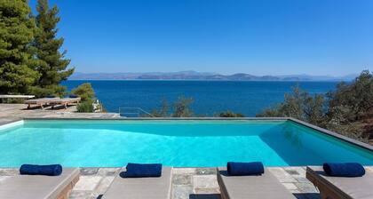 Villa Starlett, villa de luxe en front de mer avec piscine privée prÚs de Nauplie
