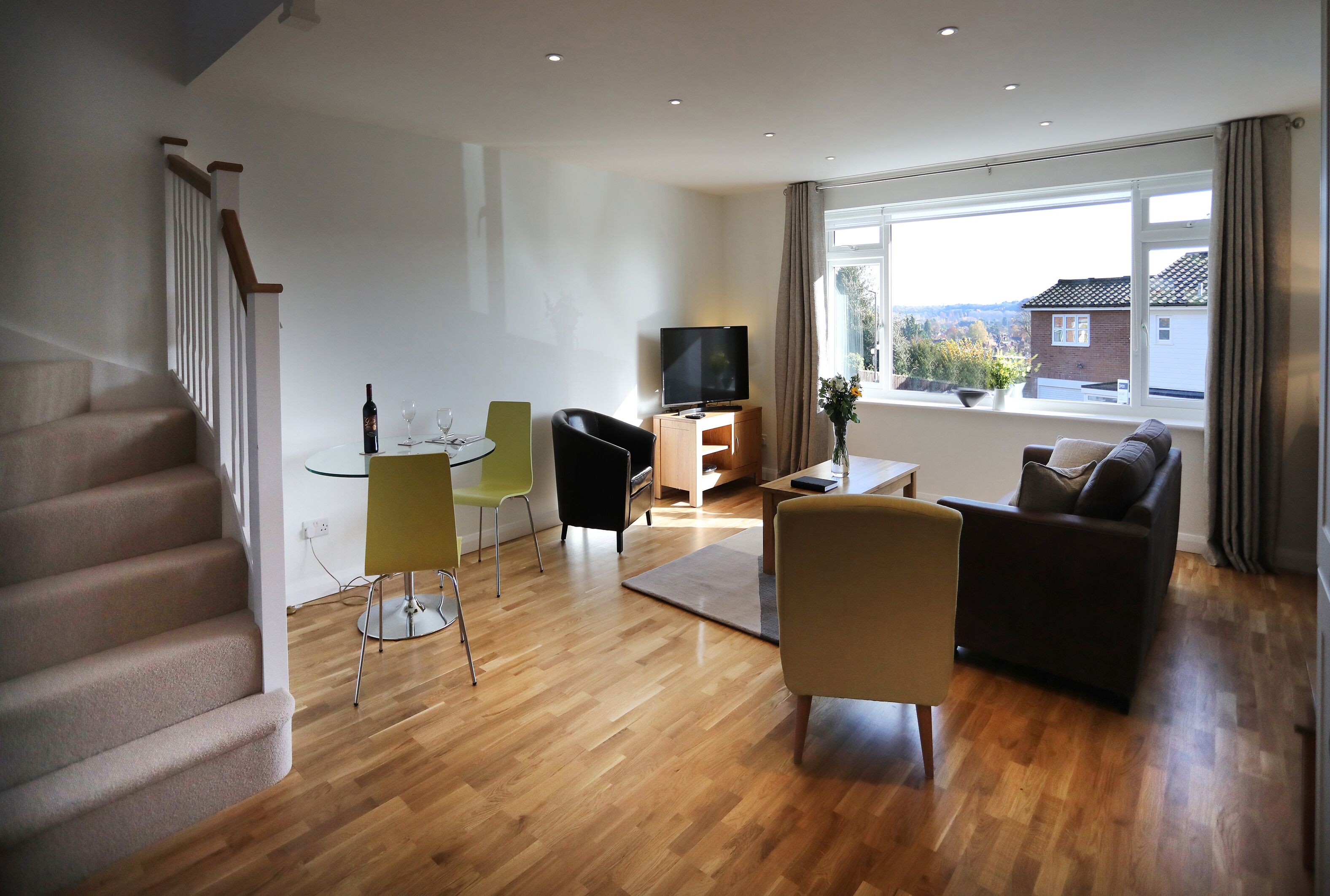 New purpose built, comfortable, one bed apartment walking distance of Marlow