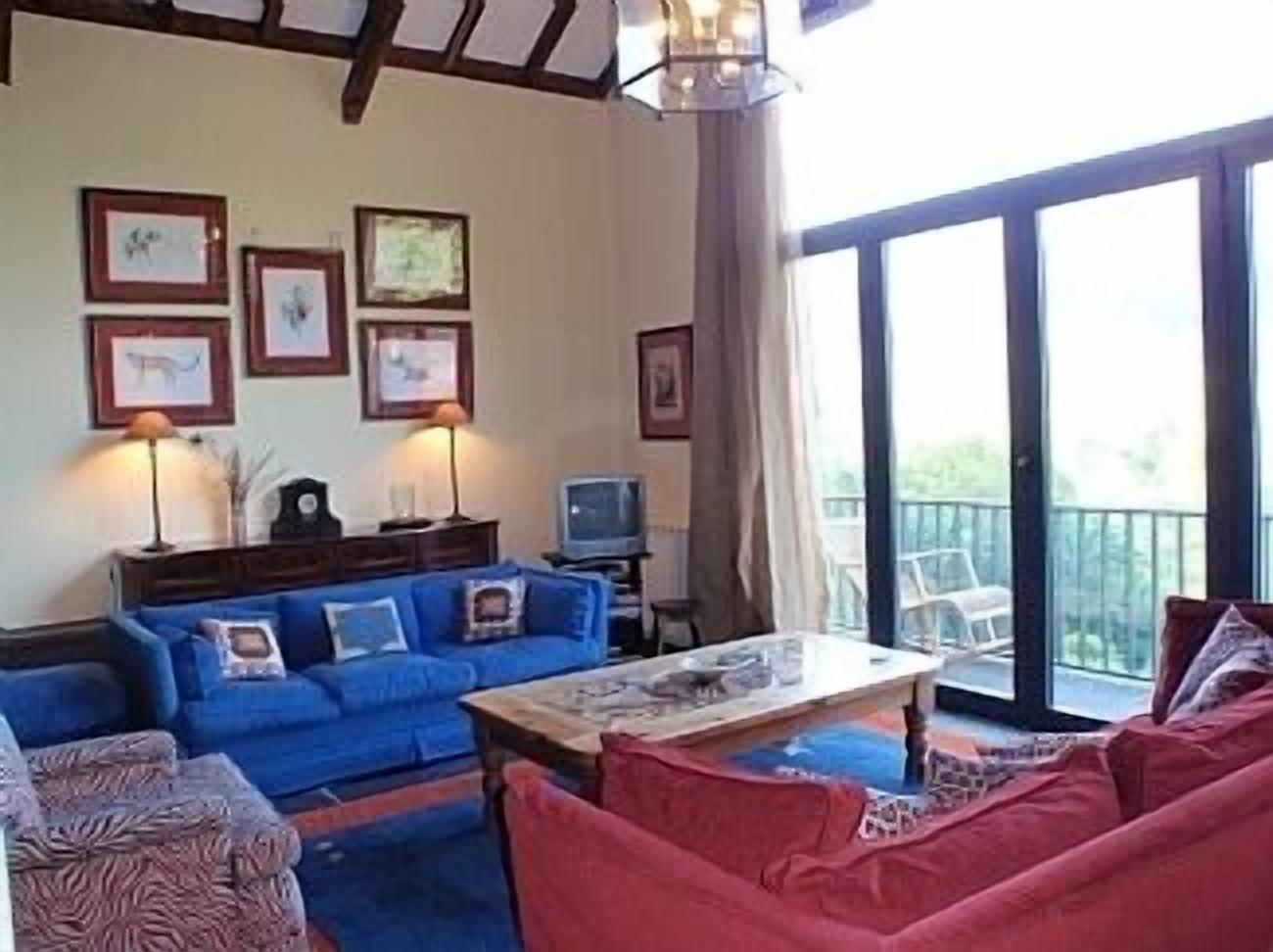 Riverside Accommodation with Pool. <br>