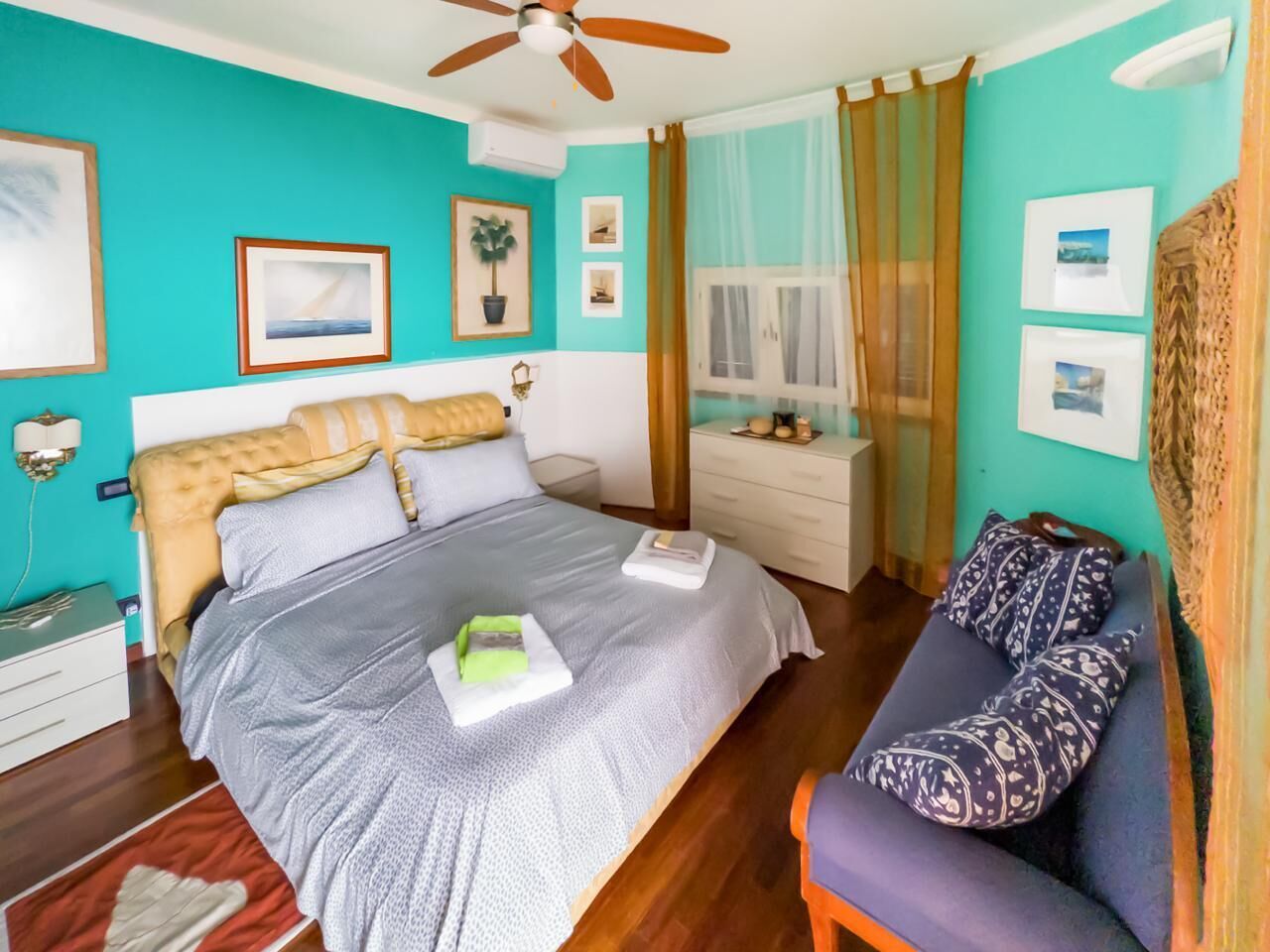 8 Schlafzimmer, Schreibtisch, Bügeleisen/Bügelbrett, Reisekinderbett