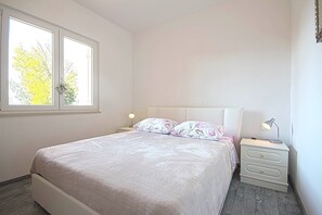 2 bedrooms, iron/ironing board, WiFi, bed sheets - *Amazing modern apartment with 2 bedrooms* (Vodnjan)