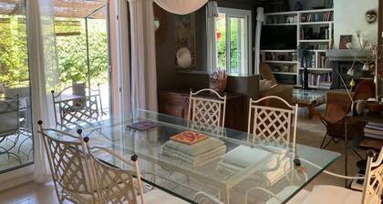 CHARMING HOUSE UNDER THE TREES IN A VERY LARGE GARDEN