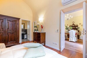 2 chambres, fer et planche à repasser