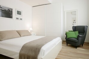 1 bedroom, iron/ironing board, travel cot, free WiFi - THE RIVERSIDE SUITE and POOL near VENICE (Mira)