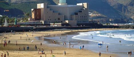 Sun-loungers, beach towels