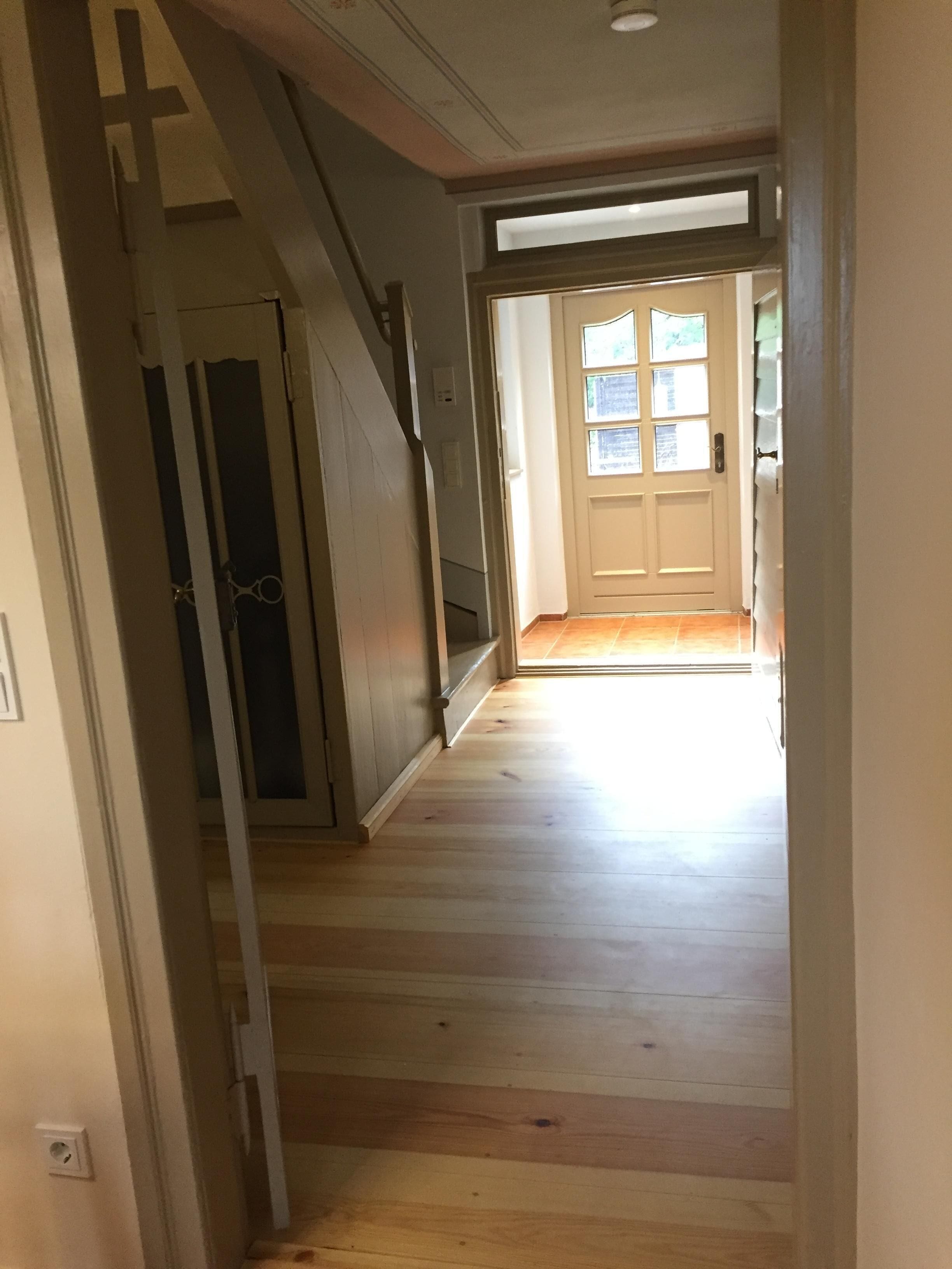 Flur - Blick von Küche zur Haustür