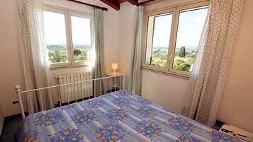 2 Schlafzimmer, Reisekinderbett, Internetzugang, Bettwäsche