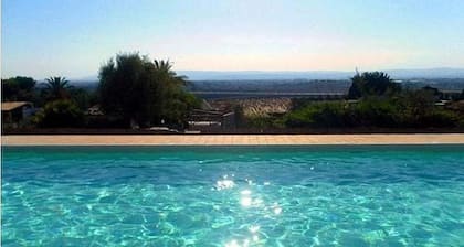 Sizilien von seiner schönsten Seite: Villa mit Gemeinschaftspool, Strandnähe