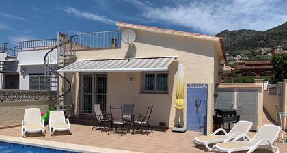 Cozy property with private pool in a quiet residential area