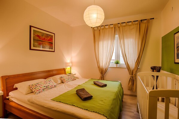 2 chambres, accès au Wi-Fi (inclus), literie fournie