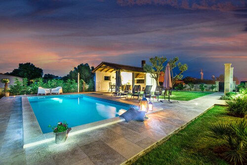 Villa Maya ***** heated pool, 400 m from the sea, barbecue, WiFi, bicycles