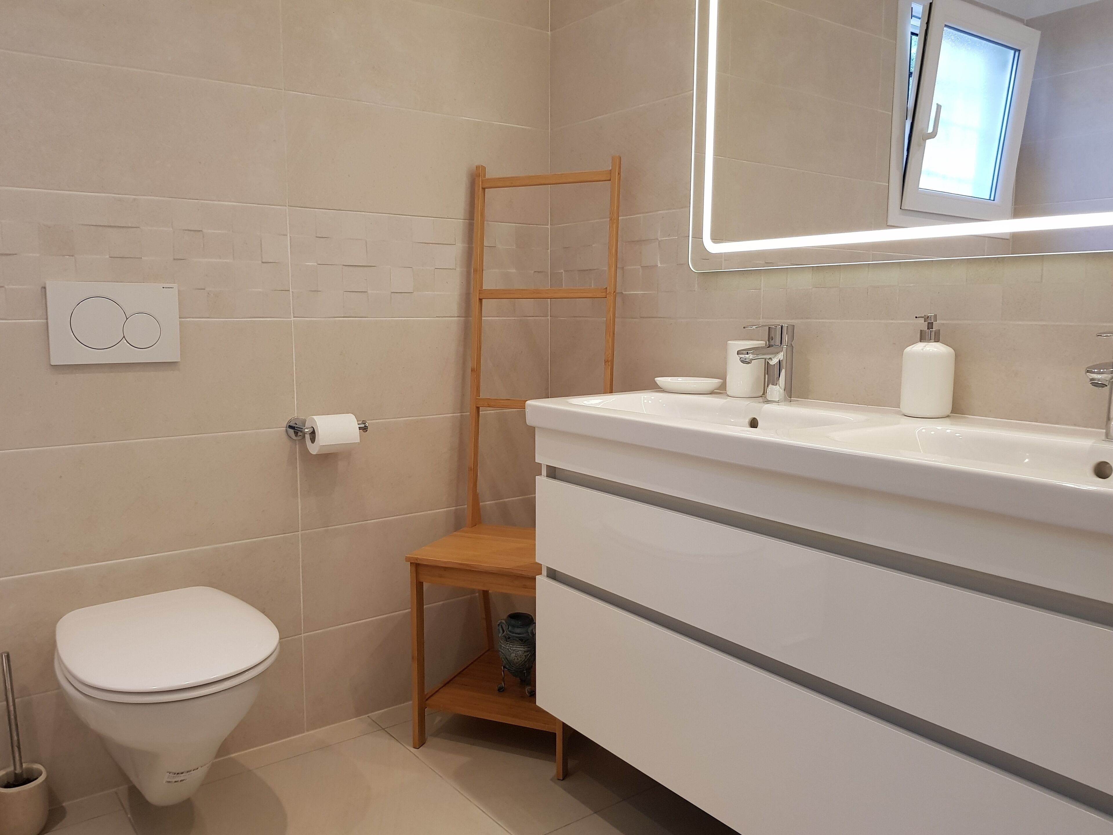 Villa with sea view, private pool, family friendly, near Playa den Bossa, WLAn