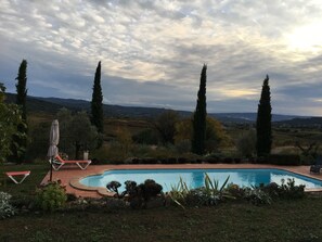 Outdoor pool - Restored old farm house with a lot of charm - let your soul go for a stroll (Saint-Saturnin-Lès-Apt)