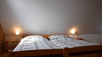 3 slaapkamers, een strijkplank/strijkijzer, reisbedje, wifi