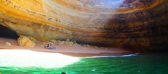  Enchanting Town House , Private Garden,  Sea View, beautiful pool