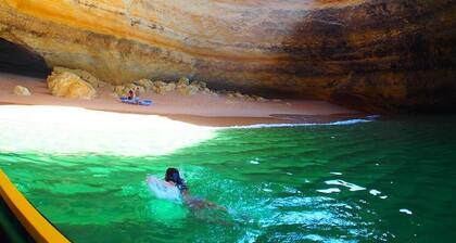 maison de vacances avec jardin privé, vue sur la mer et trÚs belle piscine