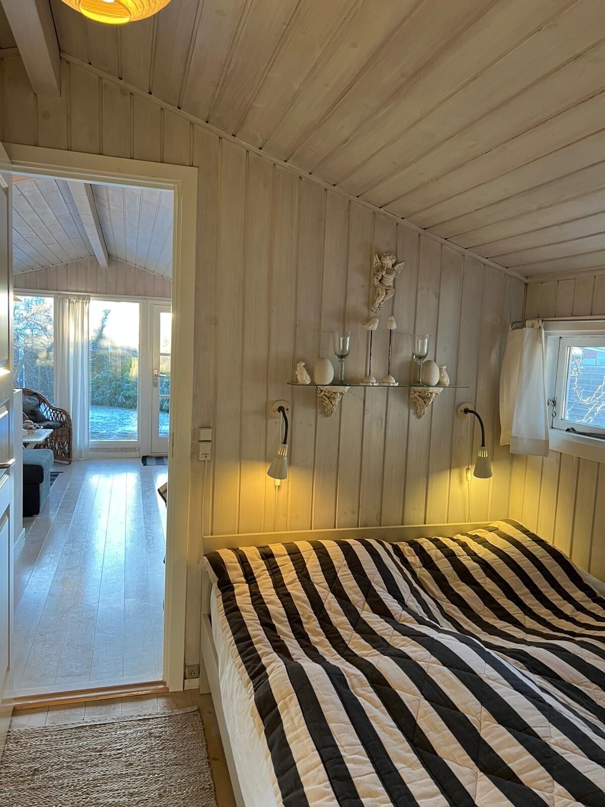 4 slaapkamers, een strijkplank/strijkijzer, reisbedje, wifi