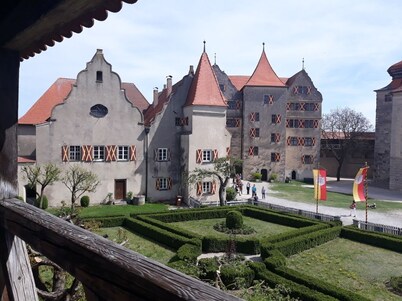 Praxis Löwenzahn, former agricultural practice in the Franconian Lake District