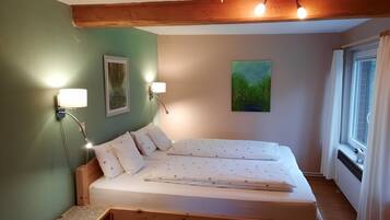 2 bedrooms, iron/ironing board, travel crib, WiFi (free)