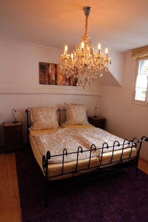 6 bedrooms, free WiFi, bed sheets