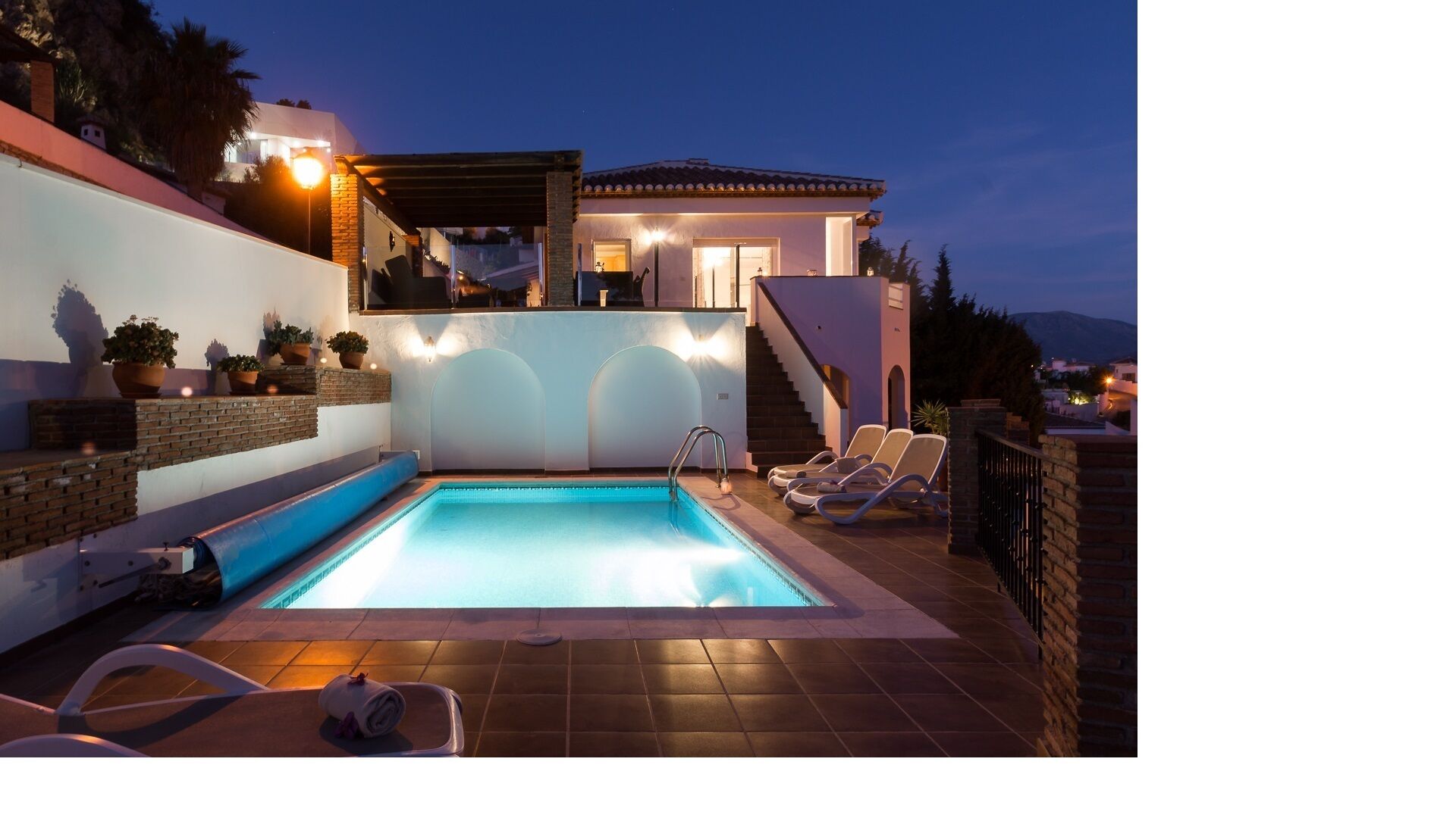 Villa with fantastic sea view + Salobrena, 4 bedrooms, 3 bathrooms, beheizb. pool 