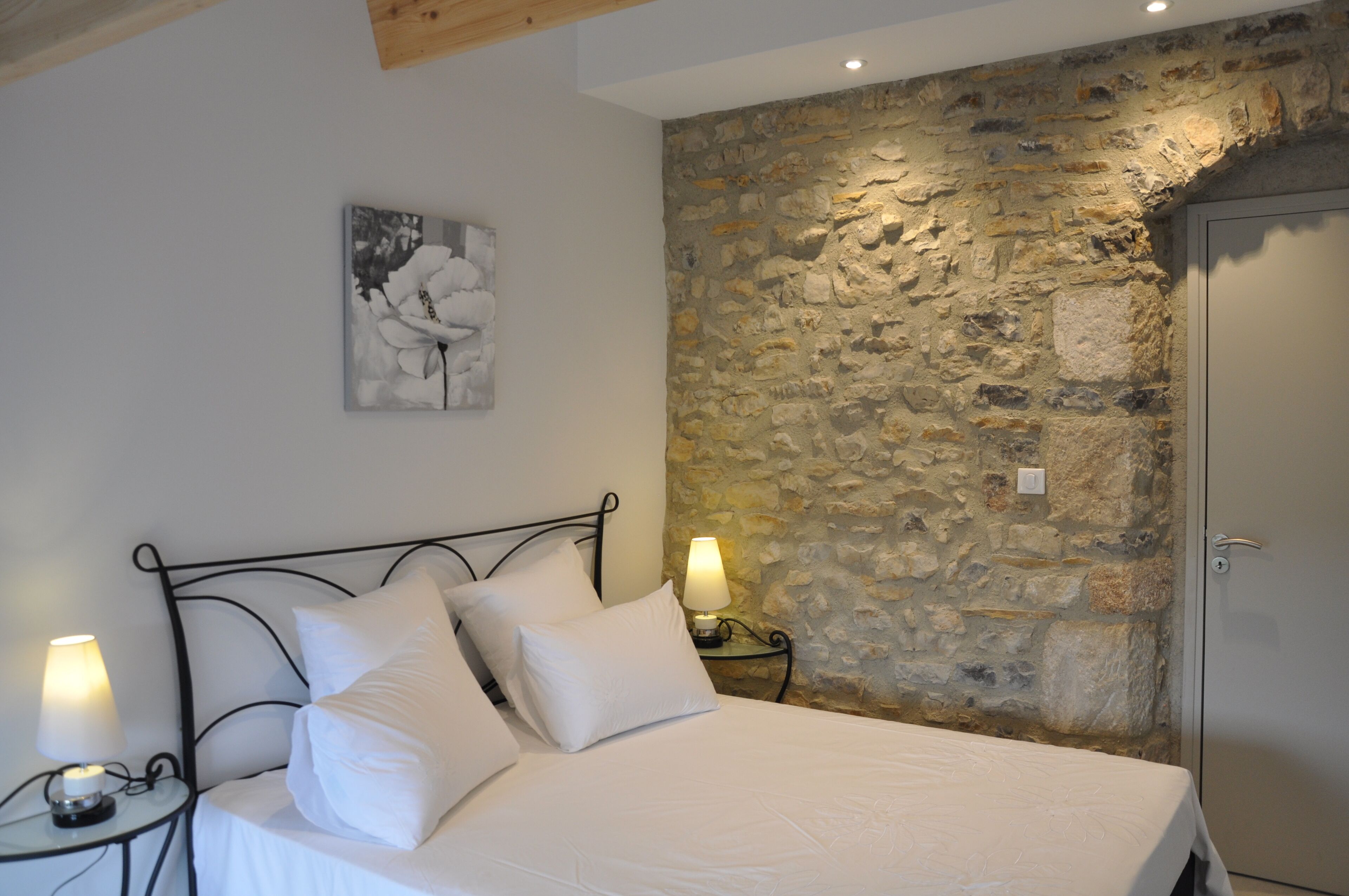 6 chambres, fer et planche à repasser, lit parapluie, Wi-Fi gratuit