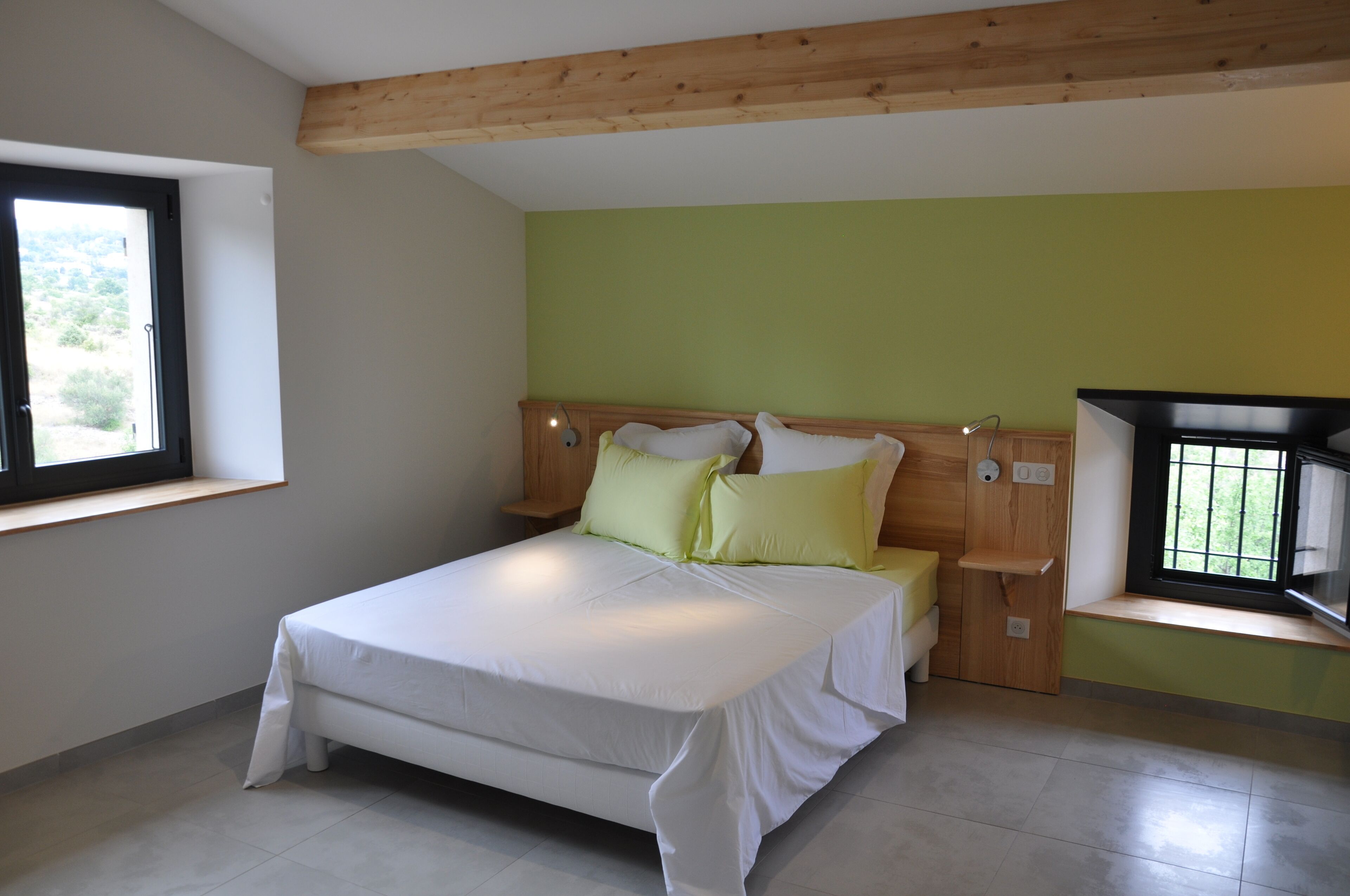 6 bedrooms, iron/ironing board, travel crib, free WiFi