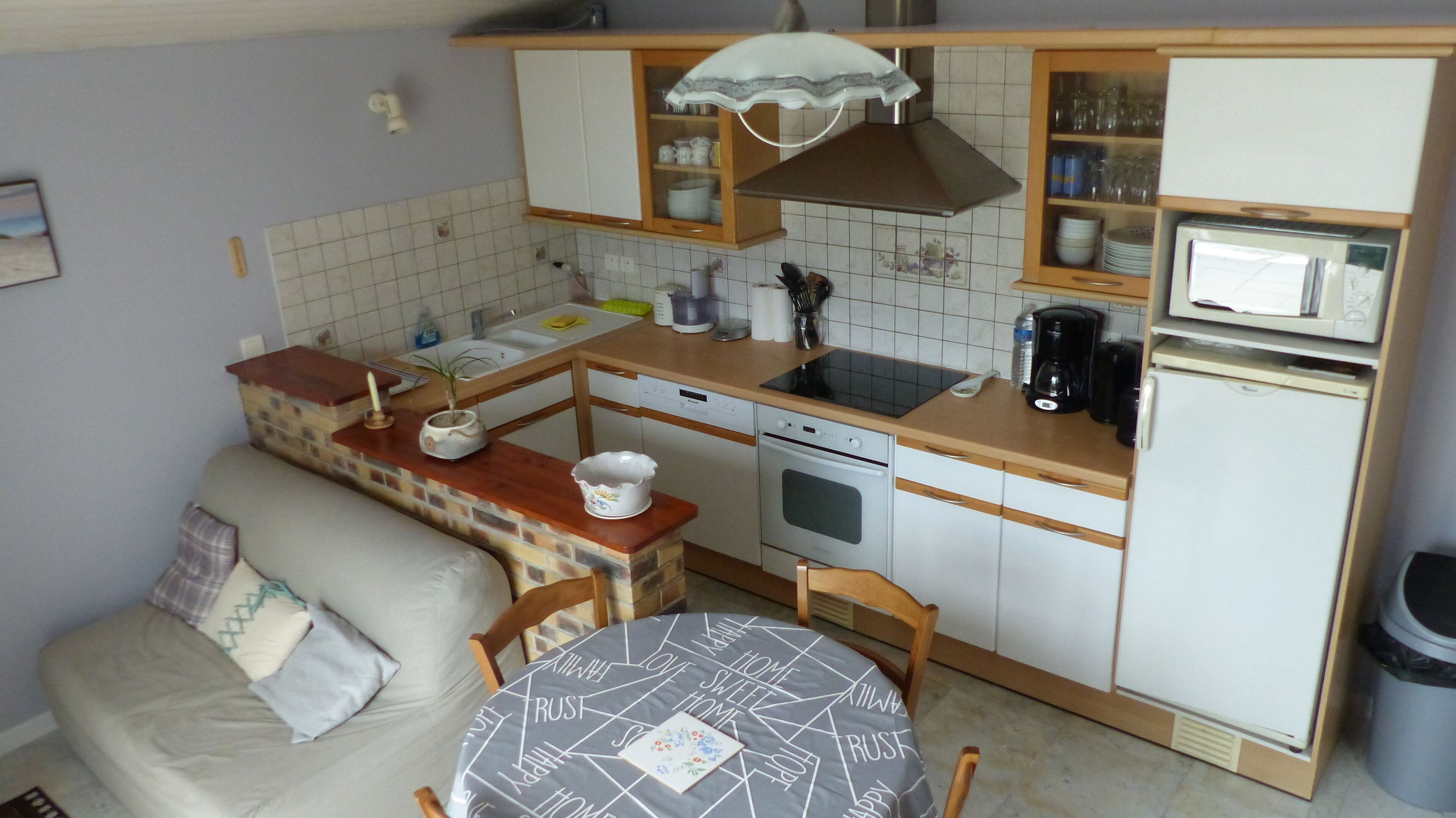 Pretty small villa near the sea