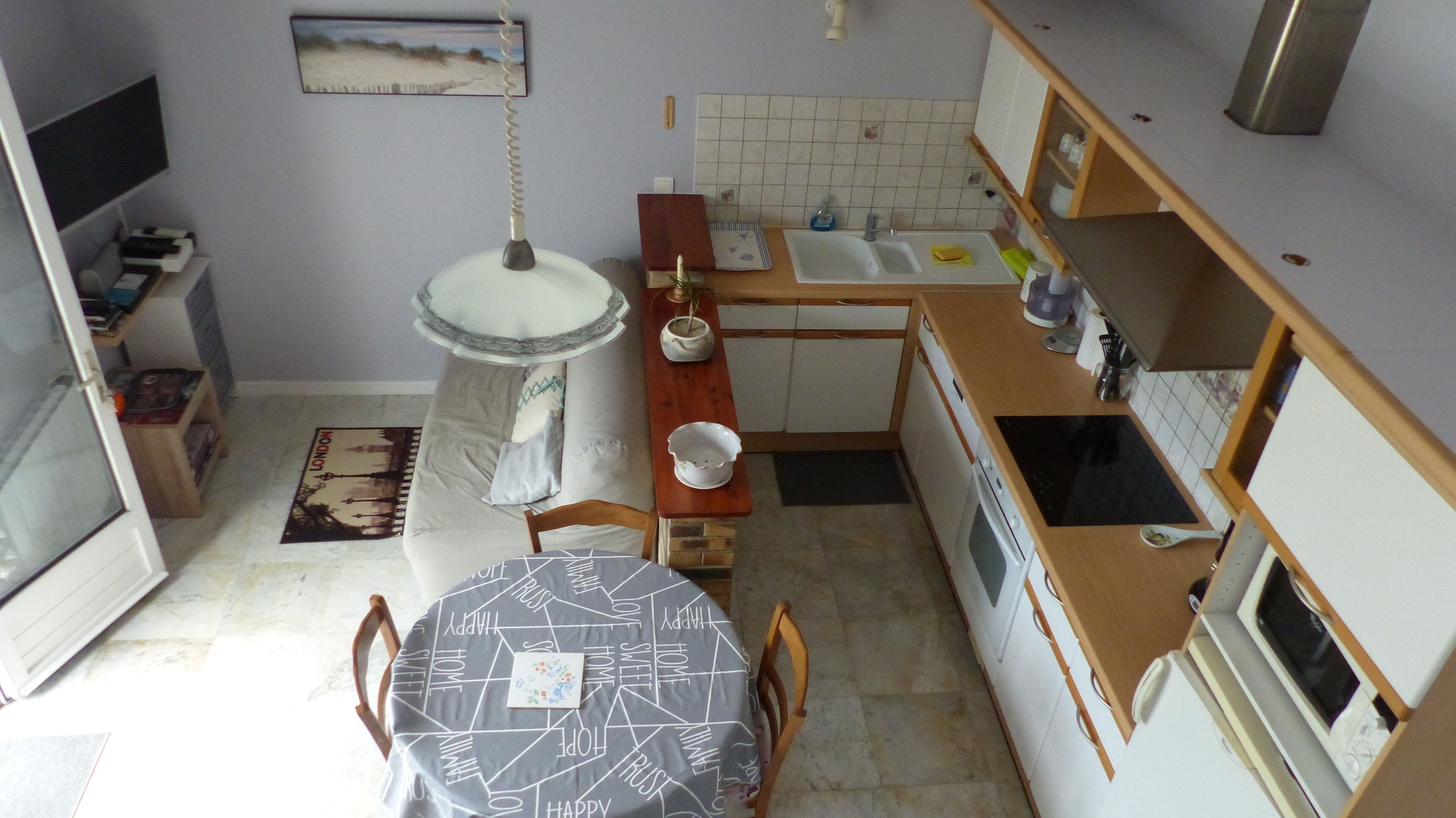 Pretty small villa near the sea