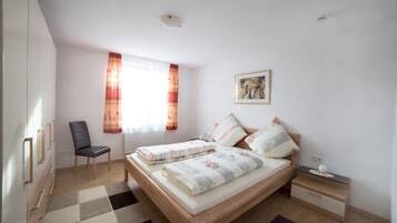 2 Schlafzimmer, Zimmersafe, Bügeleisen/Bügelbrett, Reisekinderbett