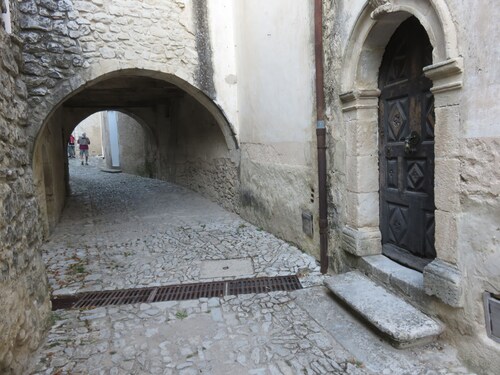 House in Forcalquier, Pleine Nature, view of the Alps, ideal for friends and family