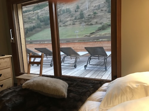 Appart au pied des pistes dans une résidence de standing avec terrasse et garage