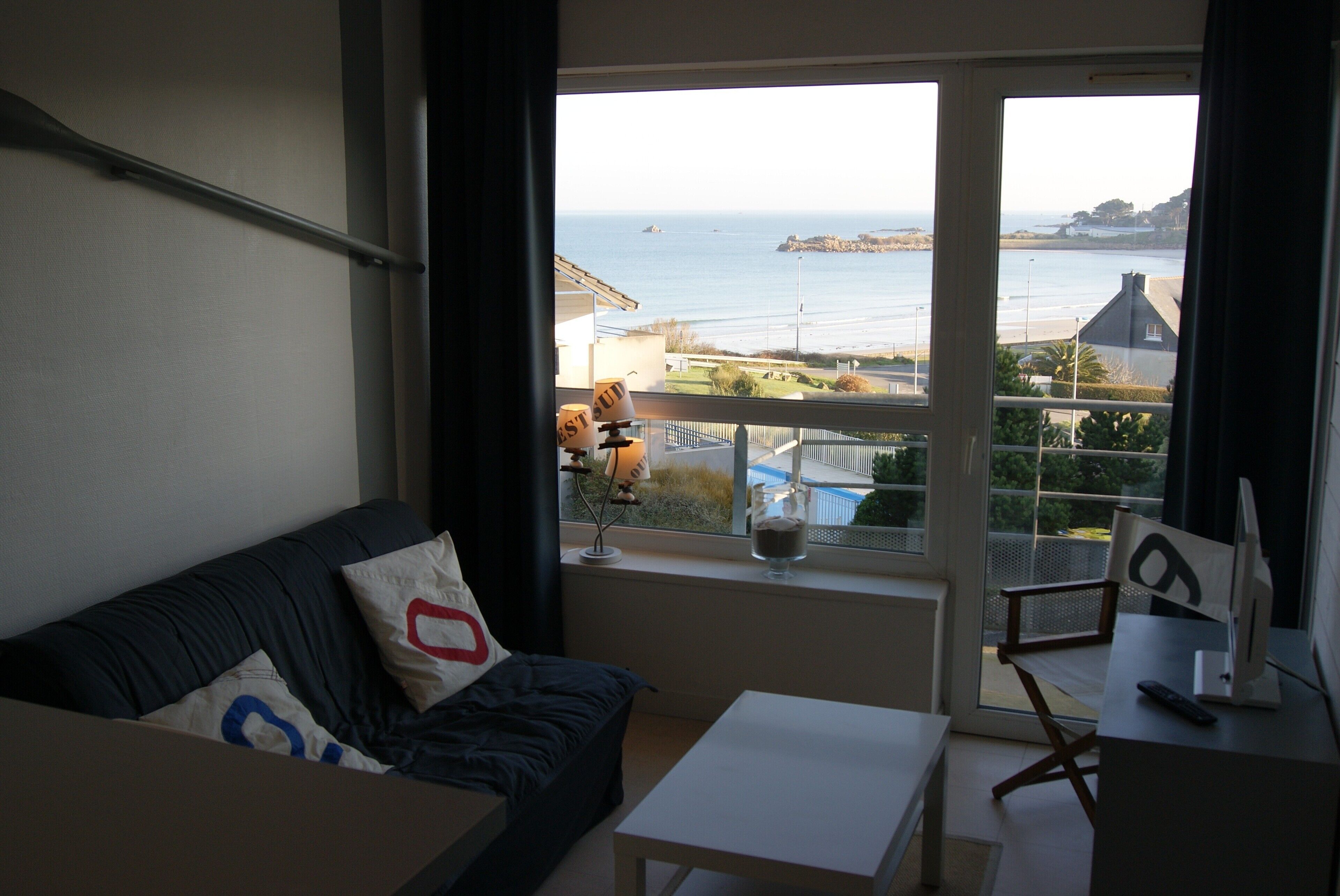 Apartment 2-6 pers panoramic sea views, beach 50m