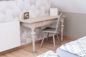 2 bedrooms, iron/ironing board, travel cot, WiFi - If you feel like it 5***** (Châtenois)