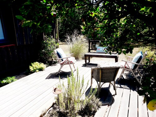 Villa séjour lumineux avec belle terrasse, grand jardin au calme, Bord de mer 
