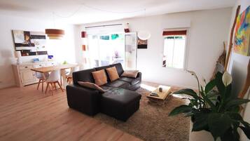 Una Smart TV, un reproductor de DVD