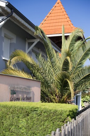 Exterior detail - ARCACHON Spacious apartment with terrace / balconies & private covered parking (Arcachon)