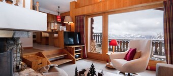Pleasant apartment with beautiful view located in the region of Brunet, in front of the little foods
