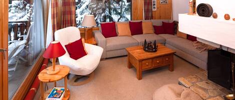 Télévision, cheminée