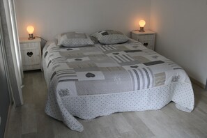 1 Schlafzimmer, Schreibtisch, Bügeleisen/Bügelbrett, WLAN