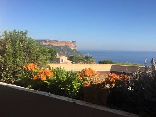 CASSIS, Mon petit coin de Paradis. Air conditioning, WIFI, Swimming pool, Garage. Charges included.