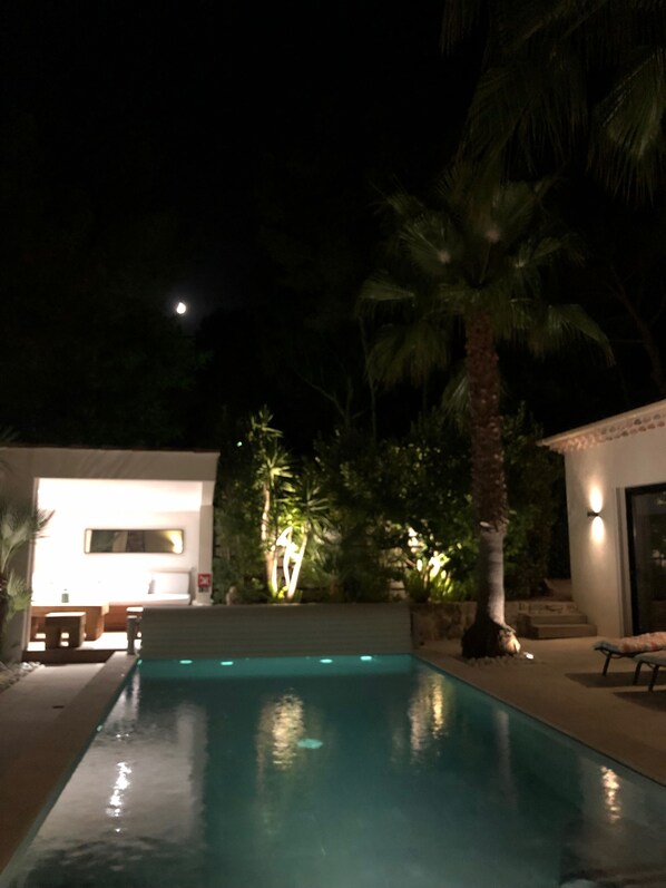 Outdoor pool, a heated pool - SUPERB VILLA FOR 10 PEOPLE CAVALAIRE SUR MER / NEAR ST TROPEZ (CAVALAIRE SUR MER)