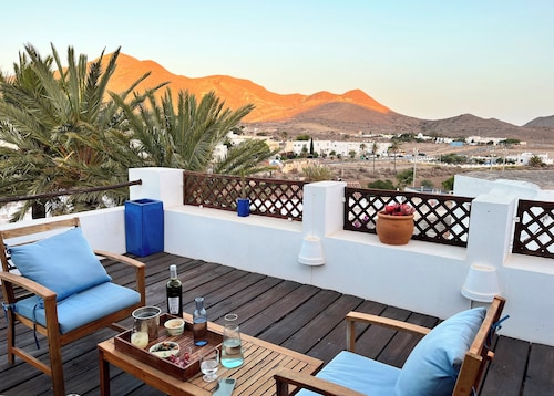 VERY NICE COMFORTABLE HOUSE WITH STUNNING VIEWS OF THE SEA AND MOUNTAINS