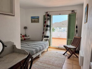 3 bedrooms, in-room safe, iron/ironing board, free WiFi - VERY NICE COMFORTABLE HOUSE WITH STUNNING VIEWS OF THE SEA AND MOUNTAINS (EL POZO DE LOS FRAILES / SAN JOSE)