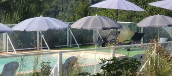 Gite 4/5 pers. confort, sans vis-à-vis et piscine commune chauffée Sarlat/Cahors