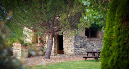Gite 4/5 pers. confort, sans vis-à -vis et piscine commune chauffée Sarlat/Cahors