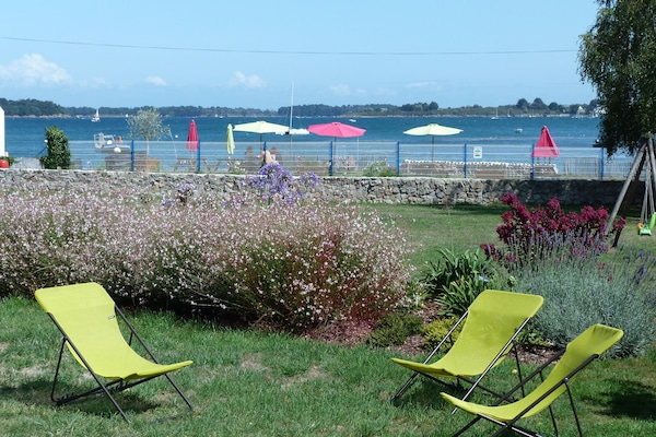 Vue sur le golfe du Morbihan depuis le jardin