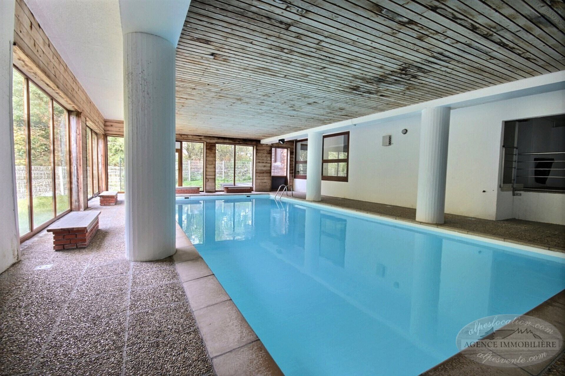 Et oppvarmet basseng