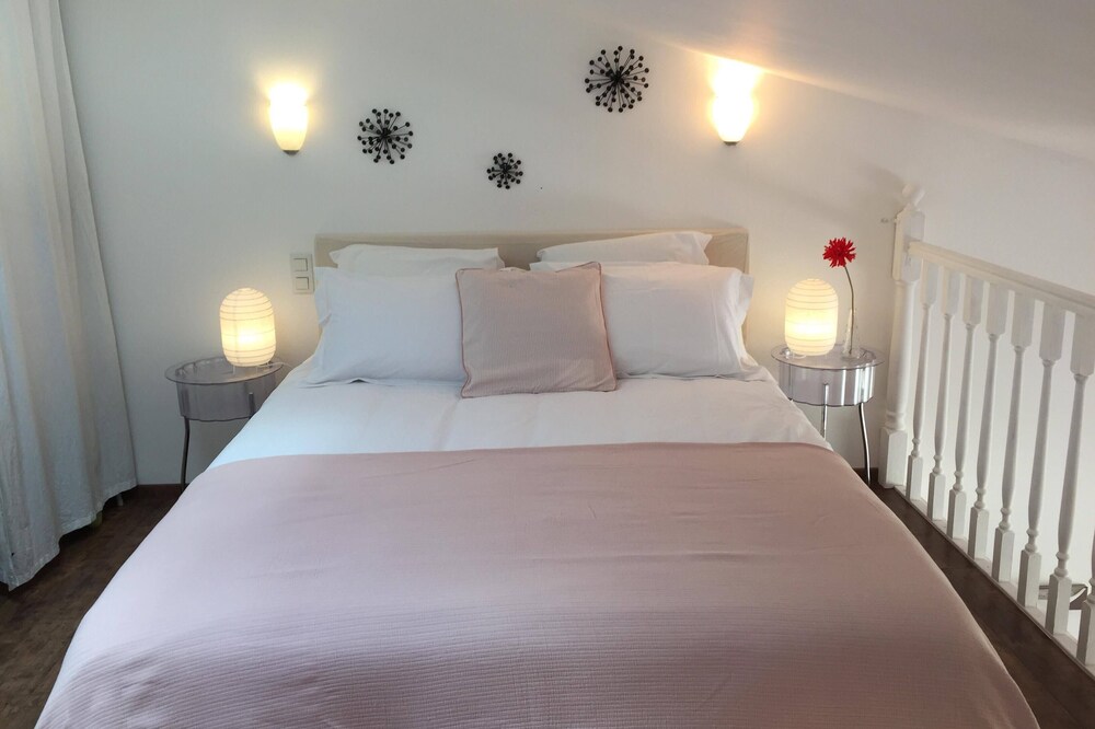 Comfortable cottage with swimming pool at the gates of the Southern Alps